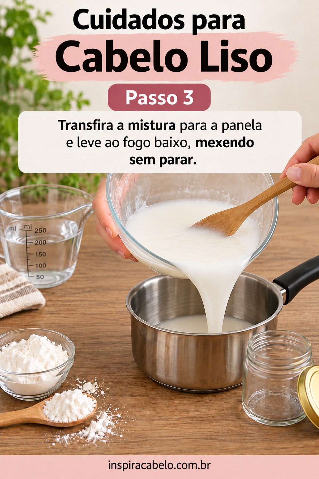 Cuidados para cabelo liso com creme de amido sendo levado à panela
