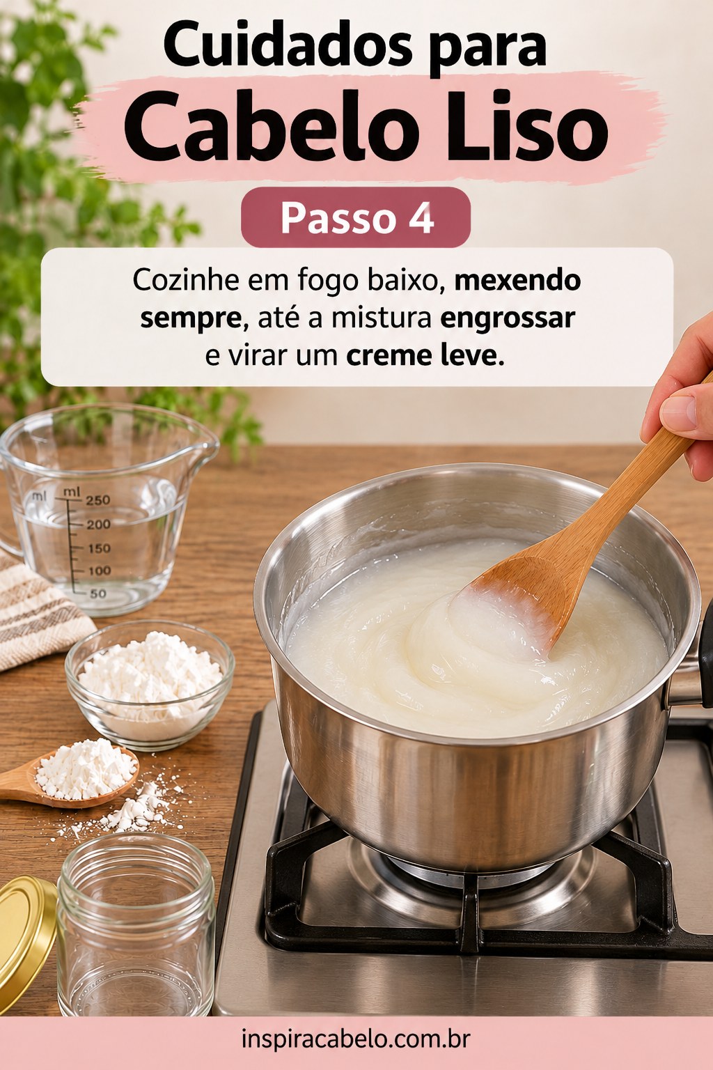 Cuidados para cabelo liso mostram creme engrossando em fogo baixo